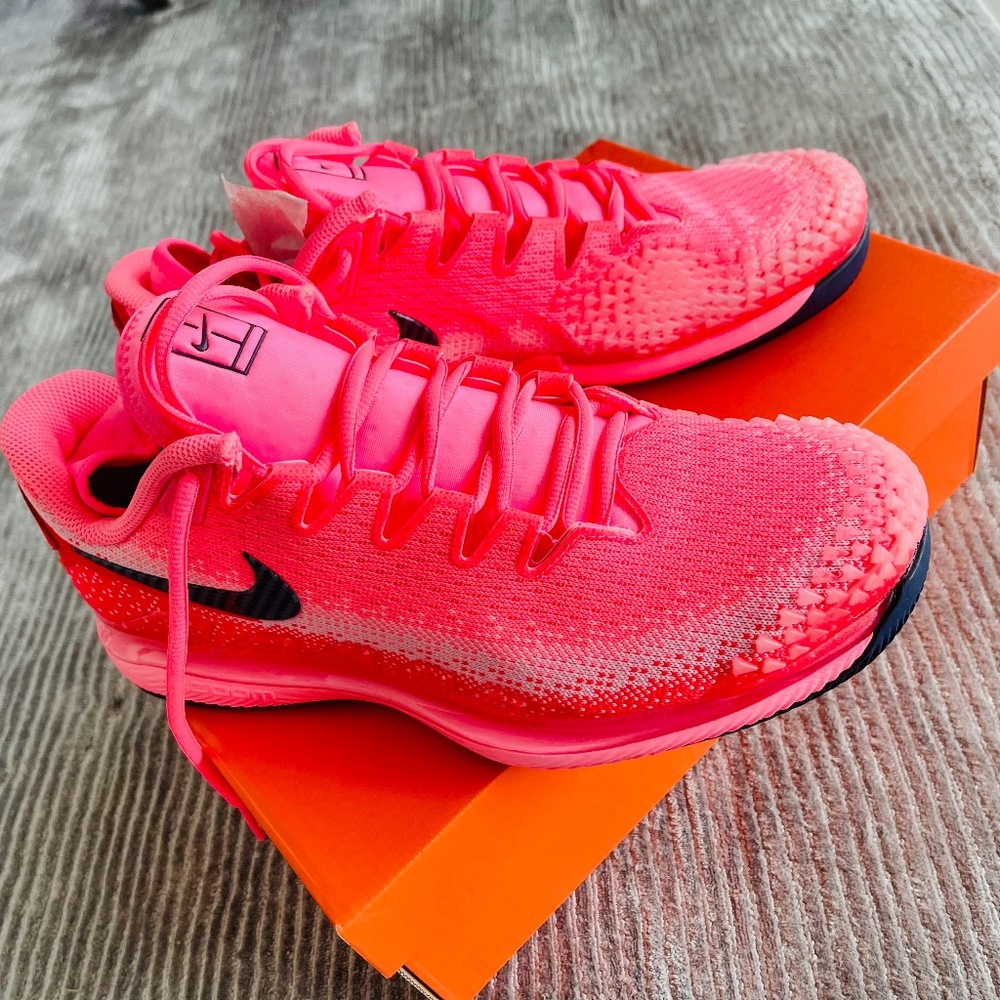 Women's Size 11 Nike Tennis Shoes Hot Pink